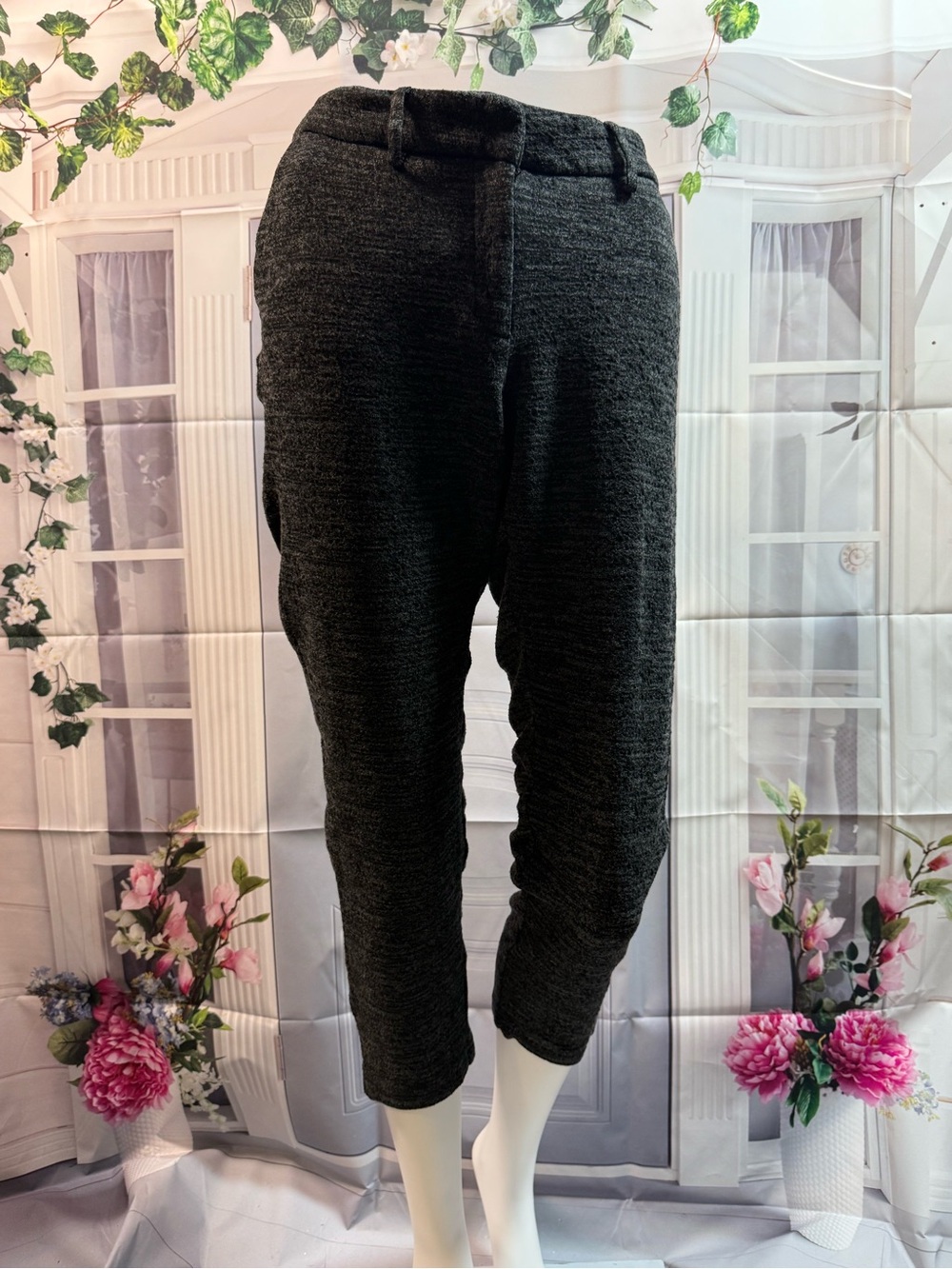 377-Lila Rose Dark Gray Cropped Capri Jogger Pants